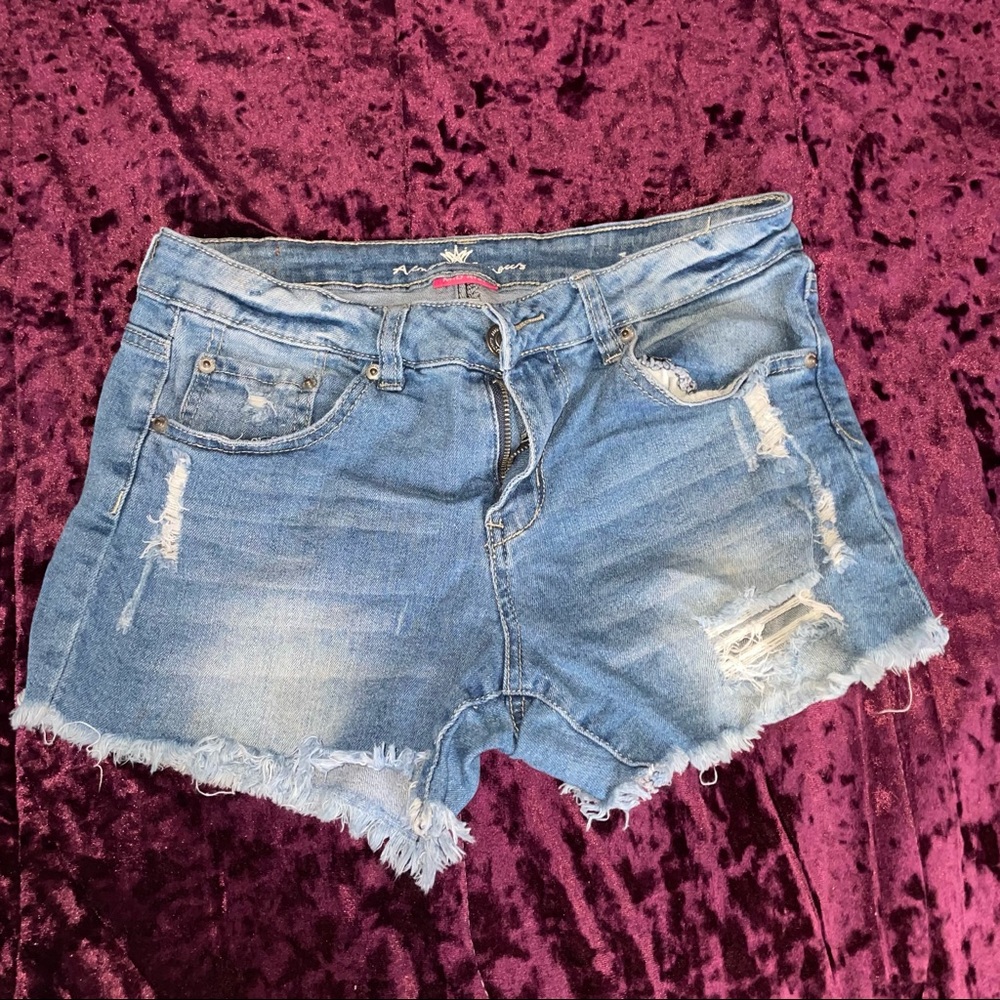 Mid rise denim shorts